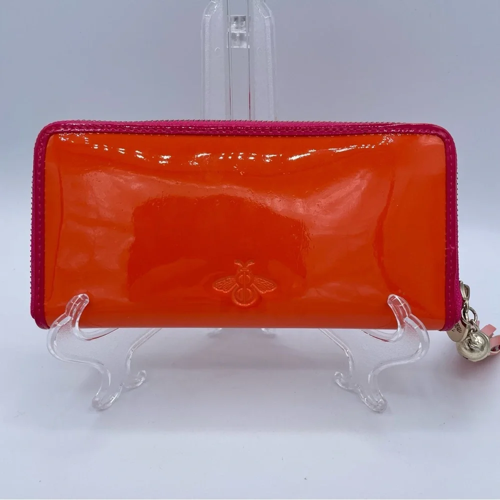 Bosom Buddy Sand Dollar Clutch Wallet OS